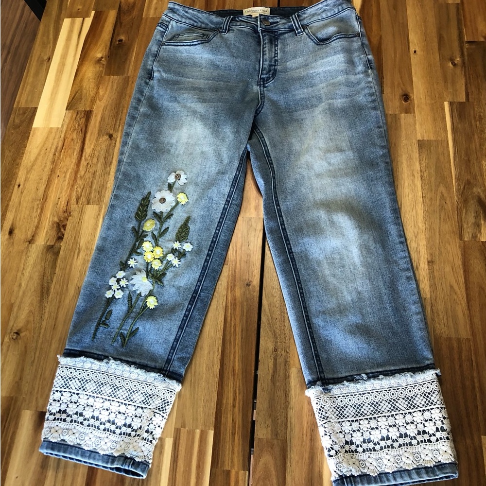 Coldwater Creek Blue Cropped Capri stretchy jeans. Floral Embroidery/Lace Cuffs - Picture 2 of 6